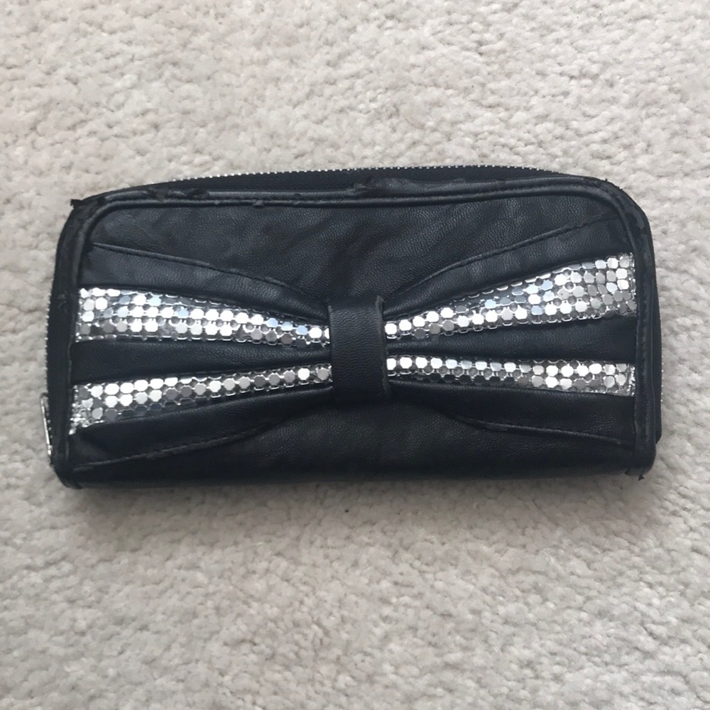 rue21 Silver Sequin Black Wallet